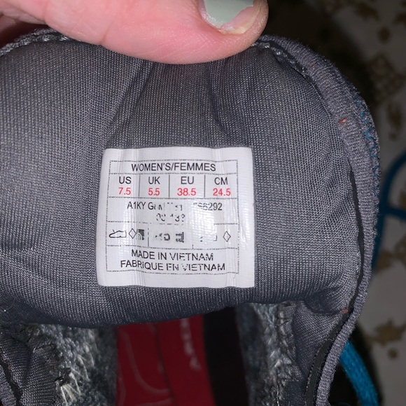 NWOT SUPER NEW/ CUTE The North Face Goretex Cradle hiking boot 🥾 - Picture 3 of 9